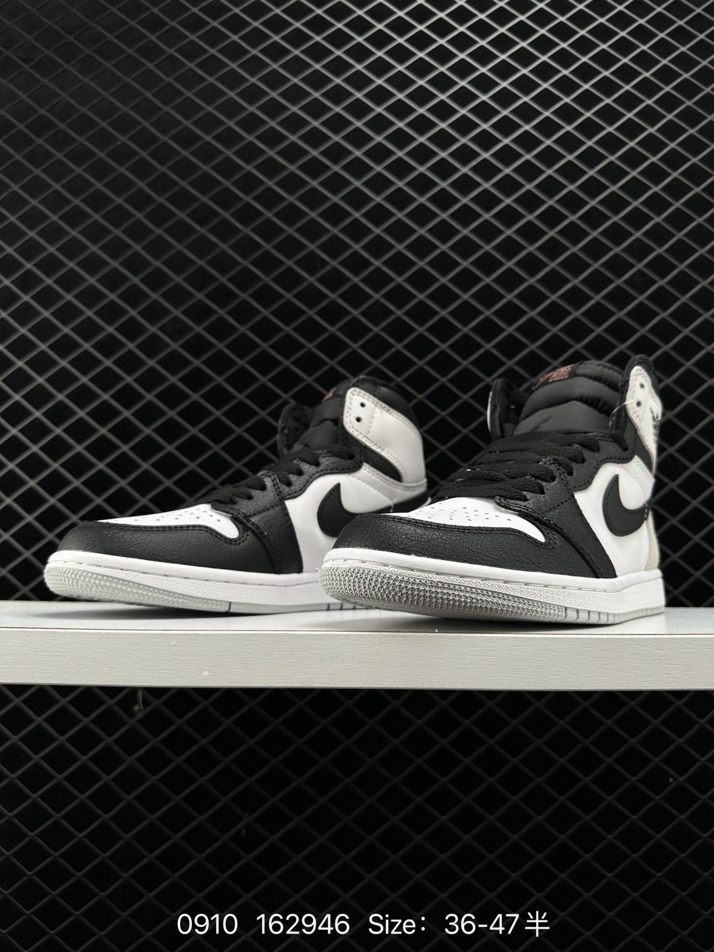 Nike Air Jordan 1 Retro High OG”Black/White“